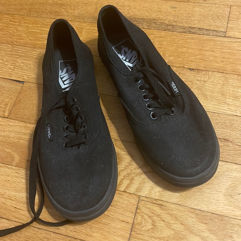 Black Vans size 5